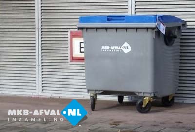 rolcontainer-vier-wielen-bij-mkb-bedrijf